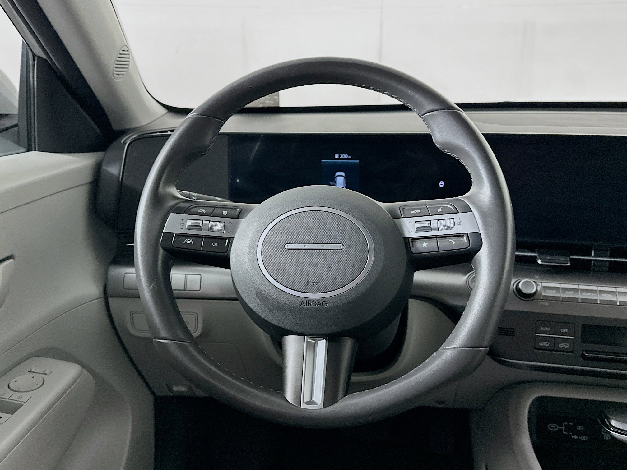 Used 2025 Hyundai Kona SEL image 18
