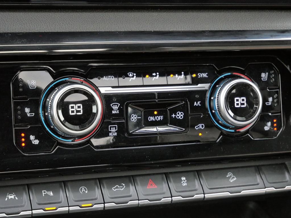 Used 2023 GMC Sierra 1500 AT4 w/ Technology Package image 23