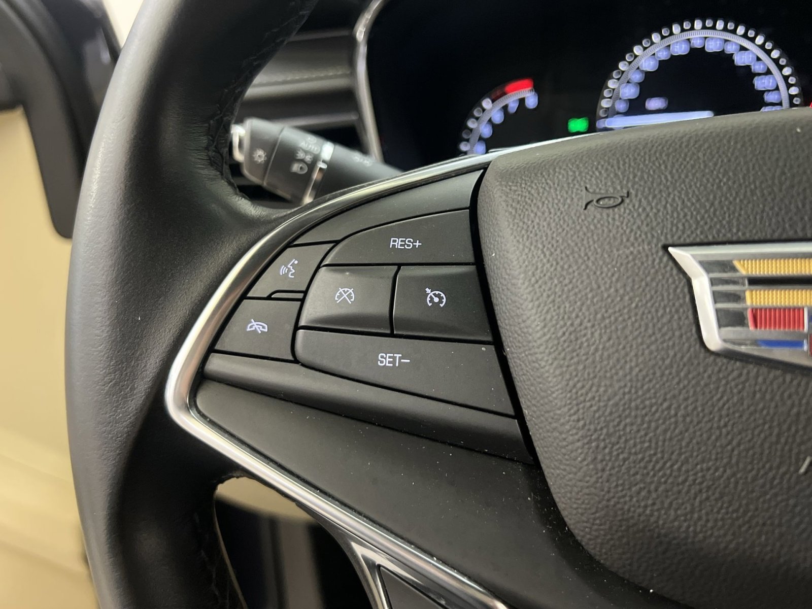 Used 2019 Cadillac XT5 FWD image 31