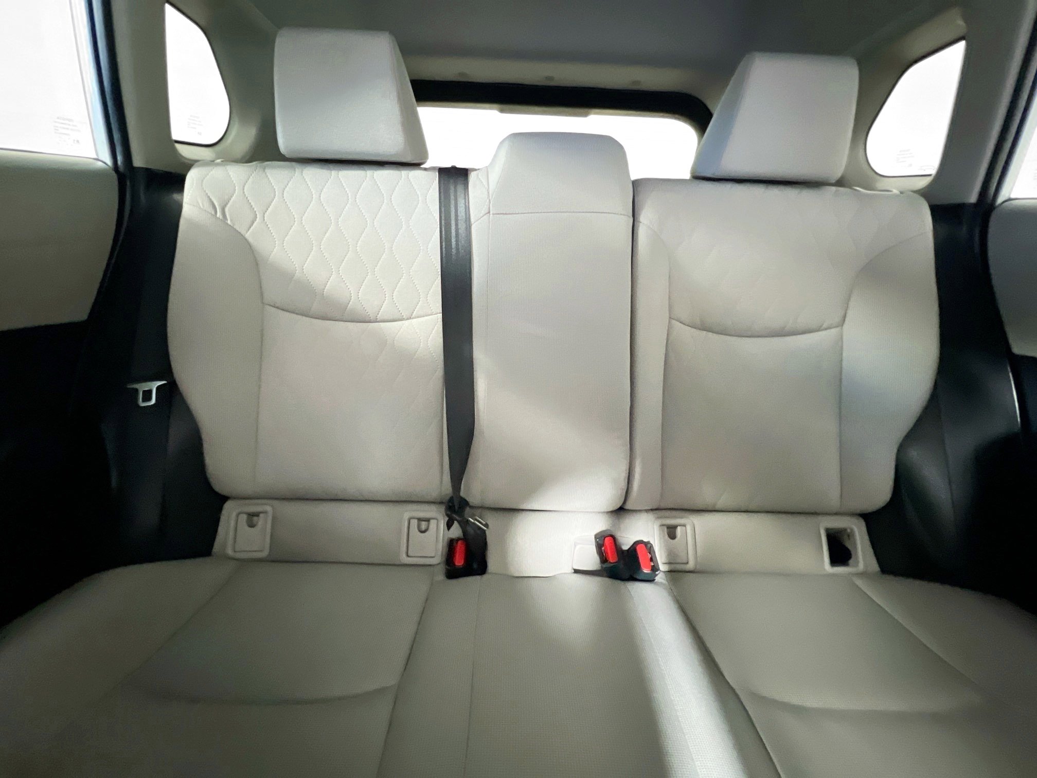 Used 2025 Toyota Corolla Cross L image 32