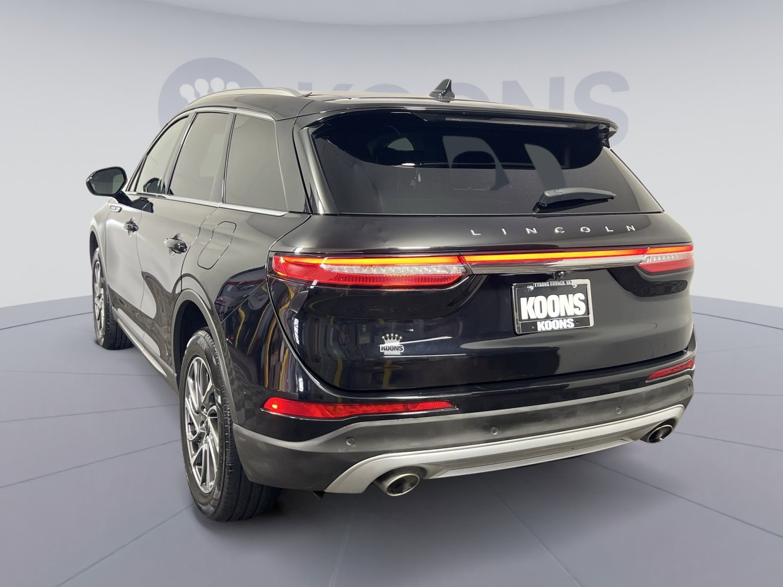 Used 2022 Lincoln Corsair AWD w/ Equipment Group 101A image 2