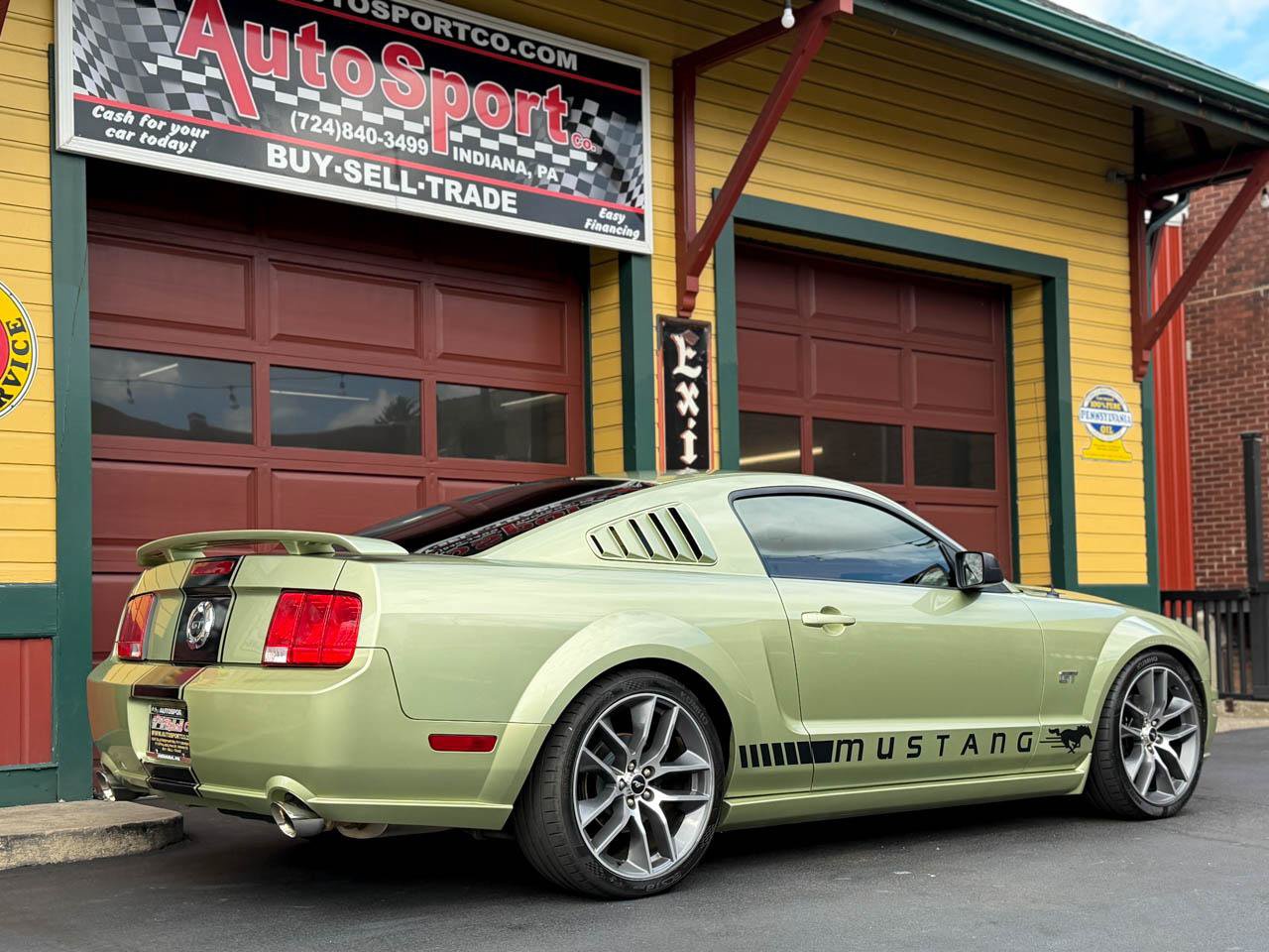 Used 2006 Ford Mustang GT Premium RWD image 4