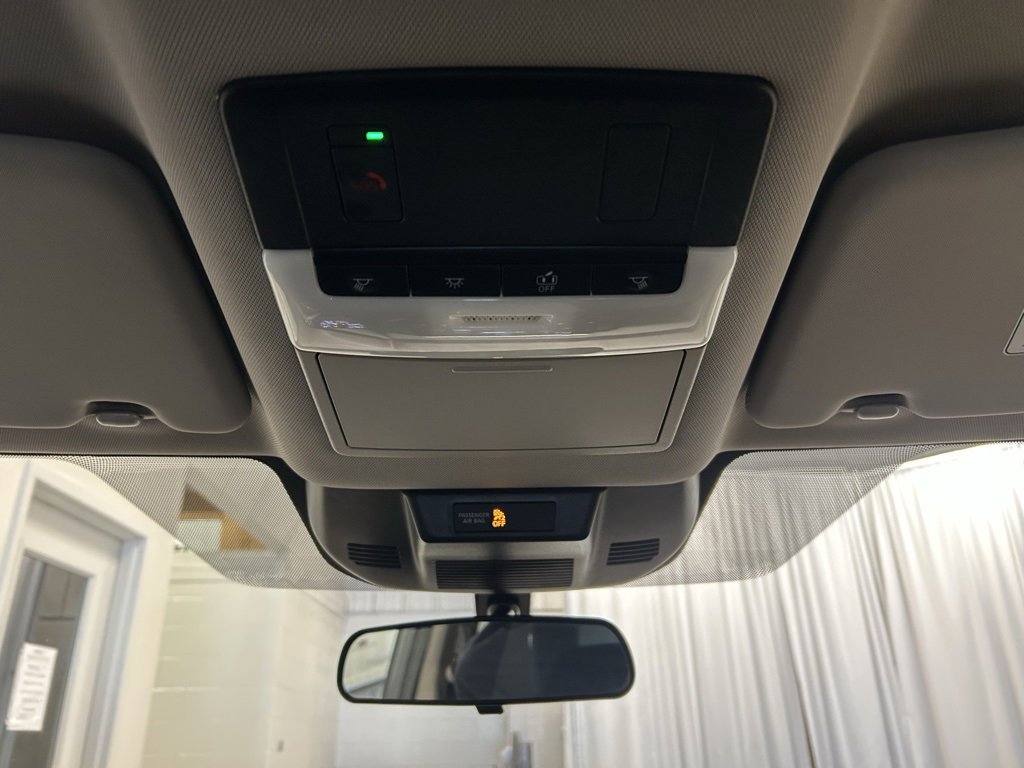 Used 2023 Nissan Rogue SV image 18