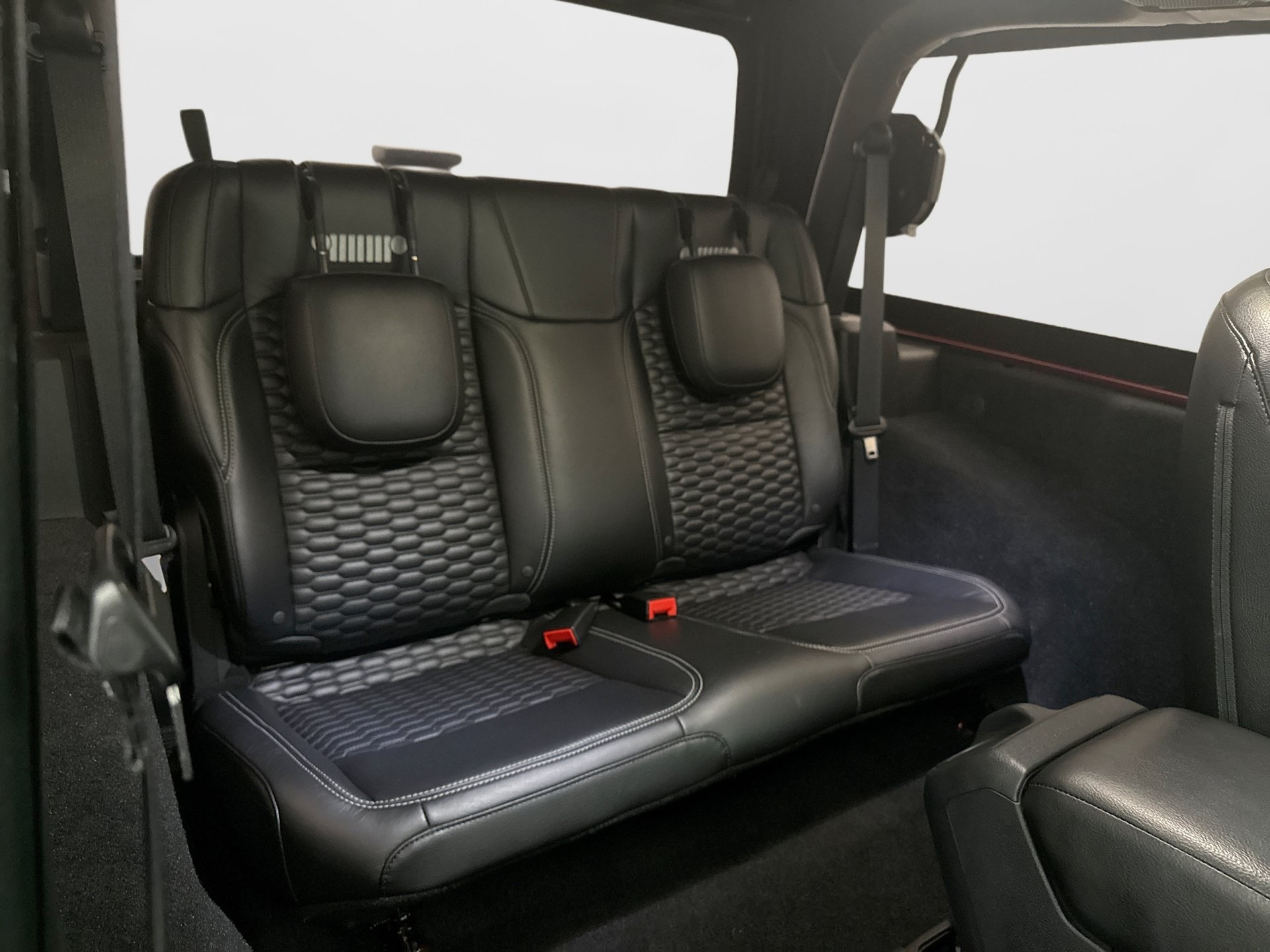 Used 2021 Jeep Wrangler Sport AWD/4WD image 17