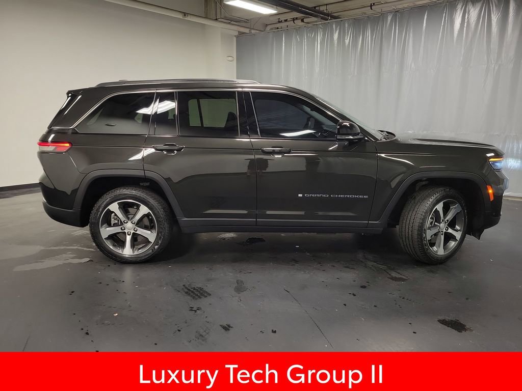 Used 2023 Jeep Grand Cherokee 4WD 4xe w/ Luxury Tech Group II image 9