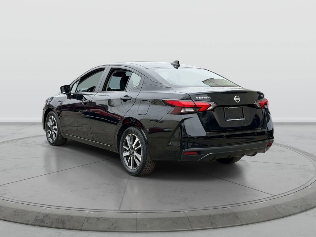 Used 2025 Nissan Versa SV image 5