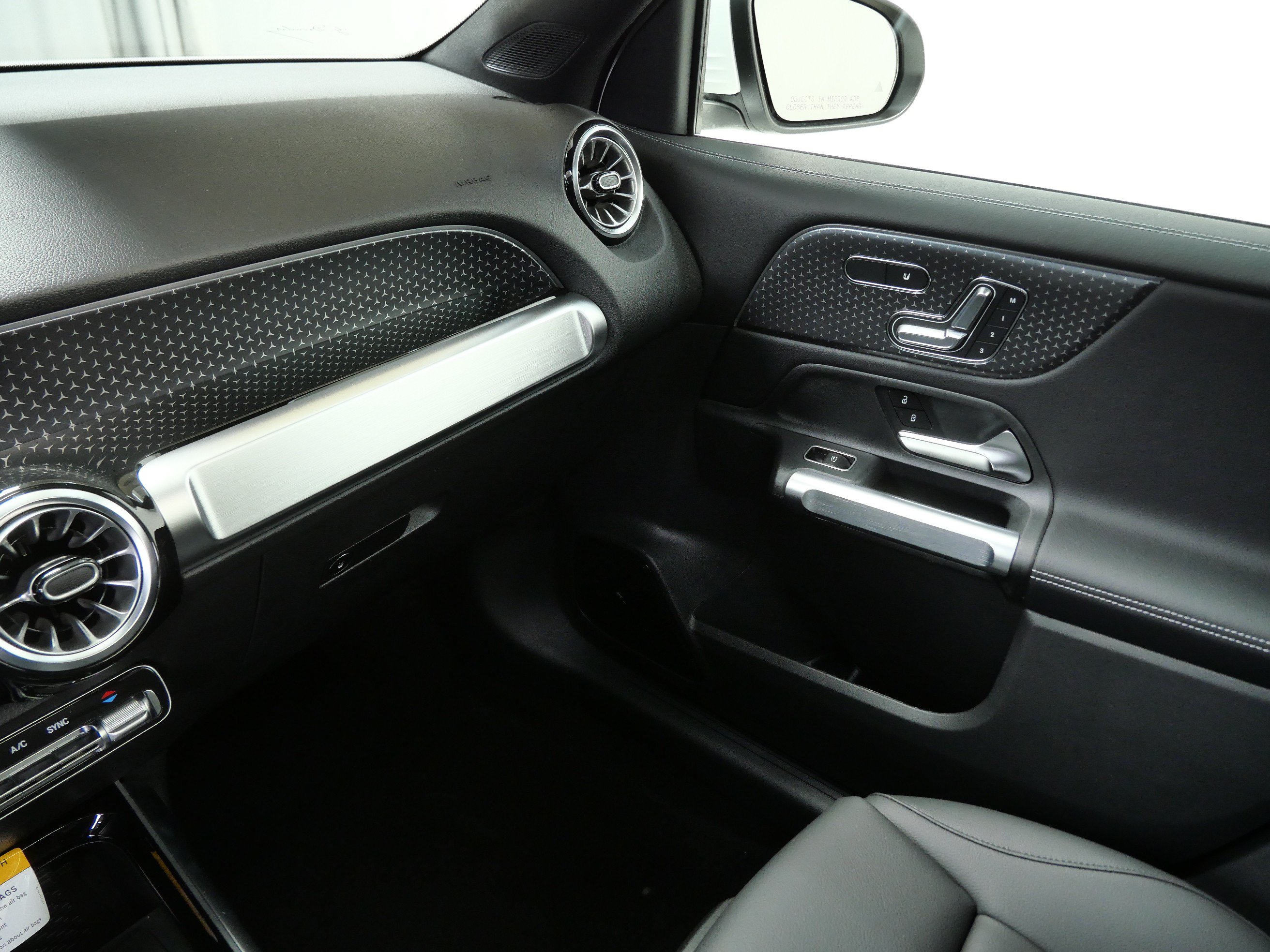 Certified 2026 Mercedes-Benz GLB 250 4MATIC image 11