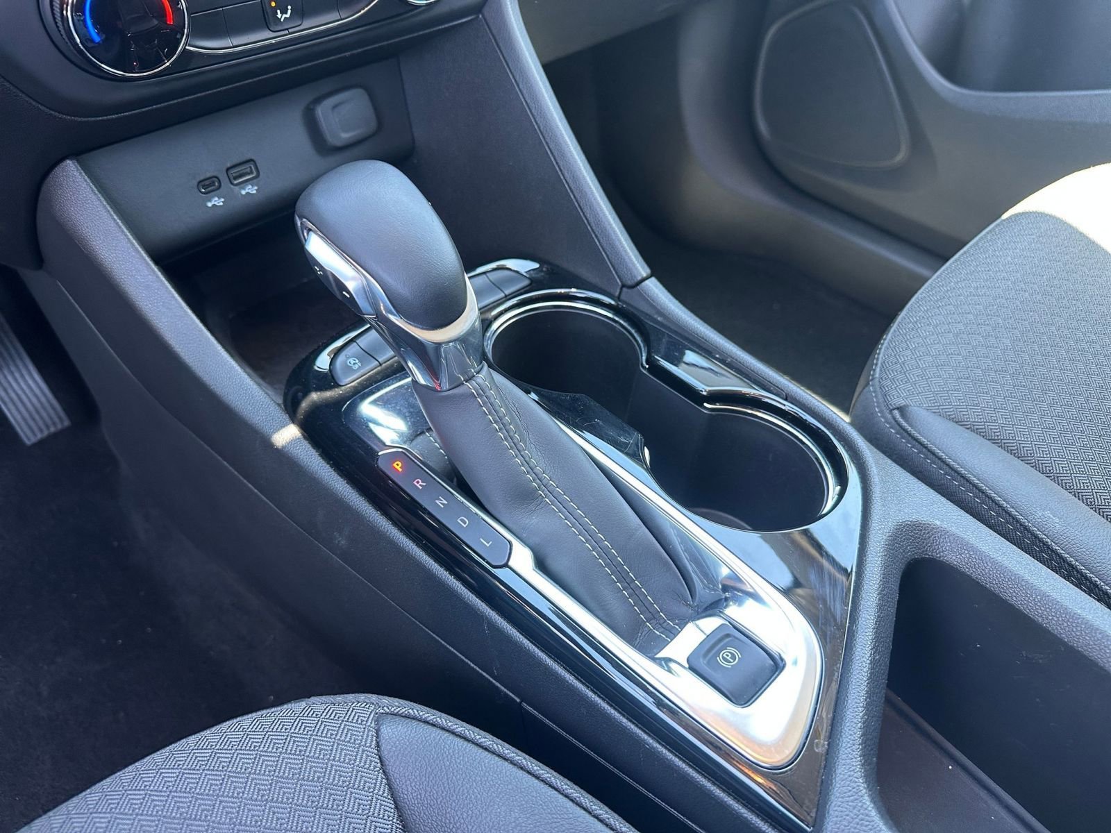 Used 2025 Buick Encore GX Preferred image 40