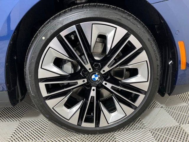 New 2026 BMW 530i xDrive w/ Premium Package AWD/4WD image 24