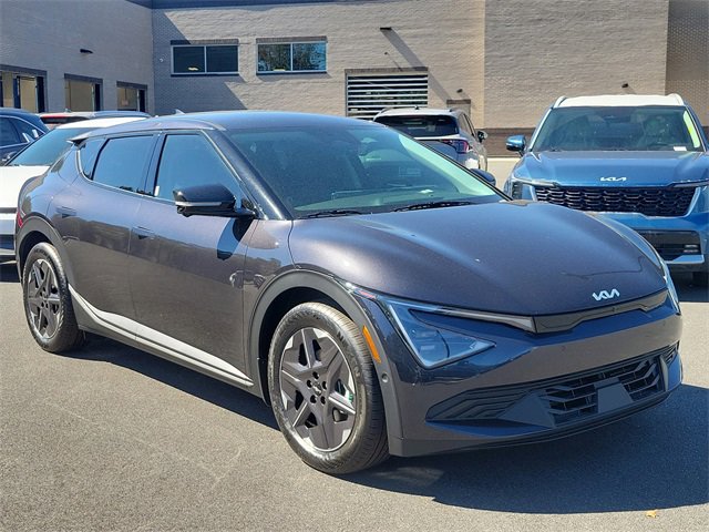 New 2025 Kia EV6 Light w/ Light LR Technology Package image 3