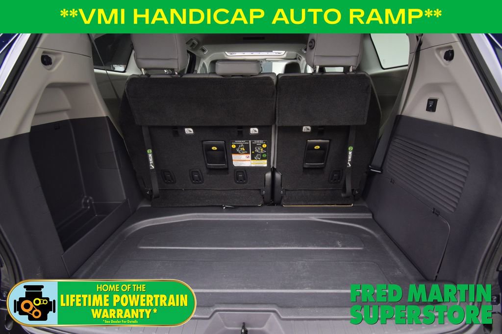 Used 2022 Toyota Sienna XLE image 40