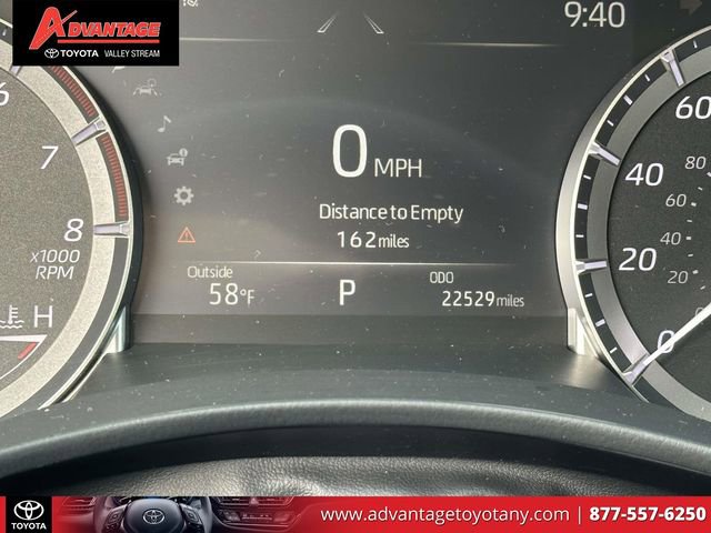 Used 2023 Toyota Highlander XLE AWD/4WD image 32