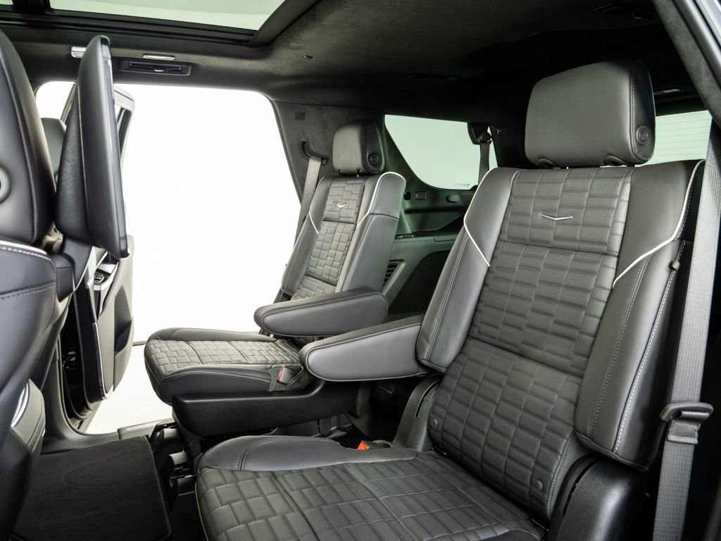 Used 2026 Cadillac Escalade V w/ LPO, ONYX Package AWD/4WD image 25