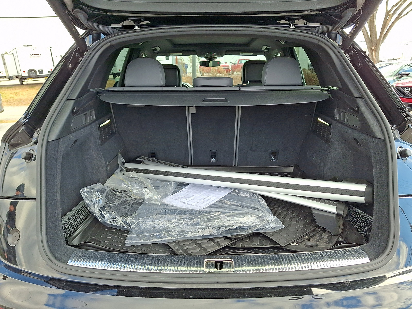 Used 2022 Audi SQ5 Premium Plus w/ Premium Plus Package image 30