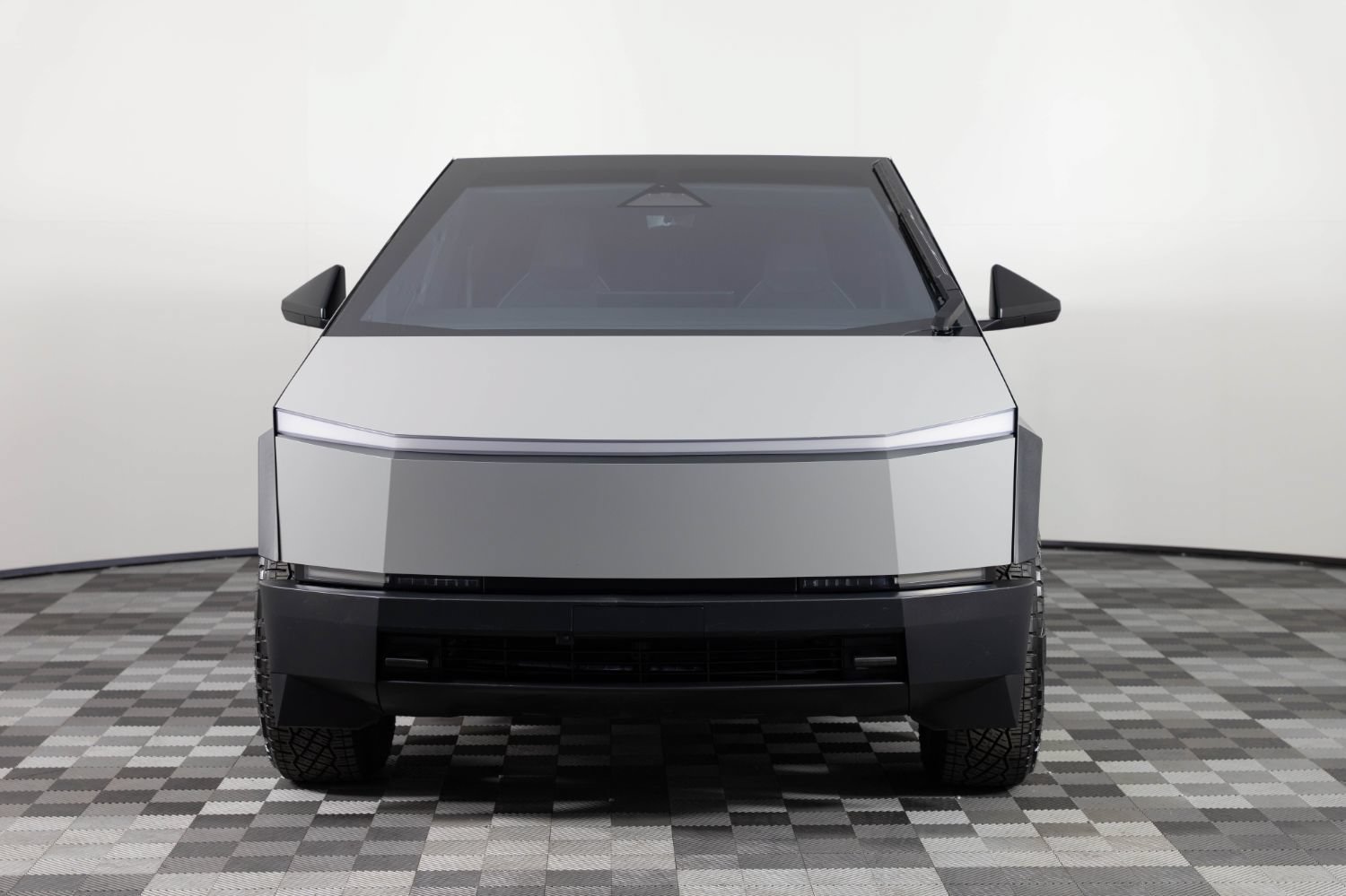 Used 2024 Tesla Cybertruck AWD Crew Cab image 12