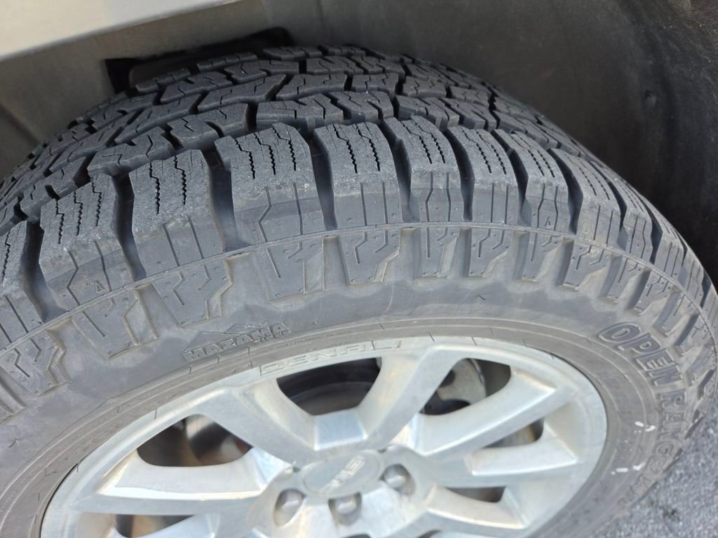 Used 2017 GMC Yukon Denali w/ Open Road Package image 11