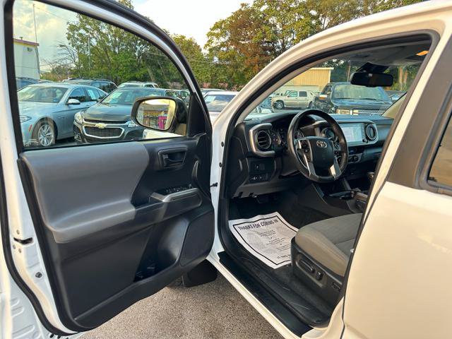 Used 2023 Toyota Tacoma SR5 RWD image 11
