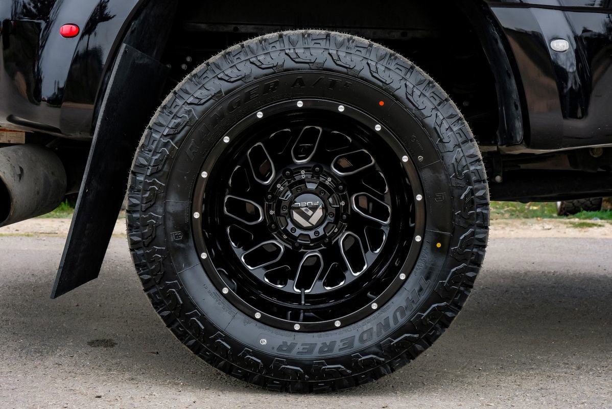 Used 2024 Ford F350 Limited w/ FX4 Off-Road Package image 61