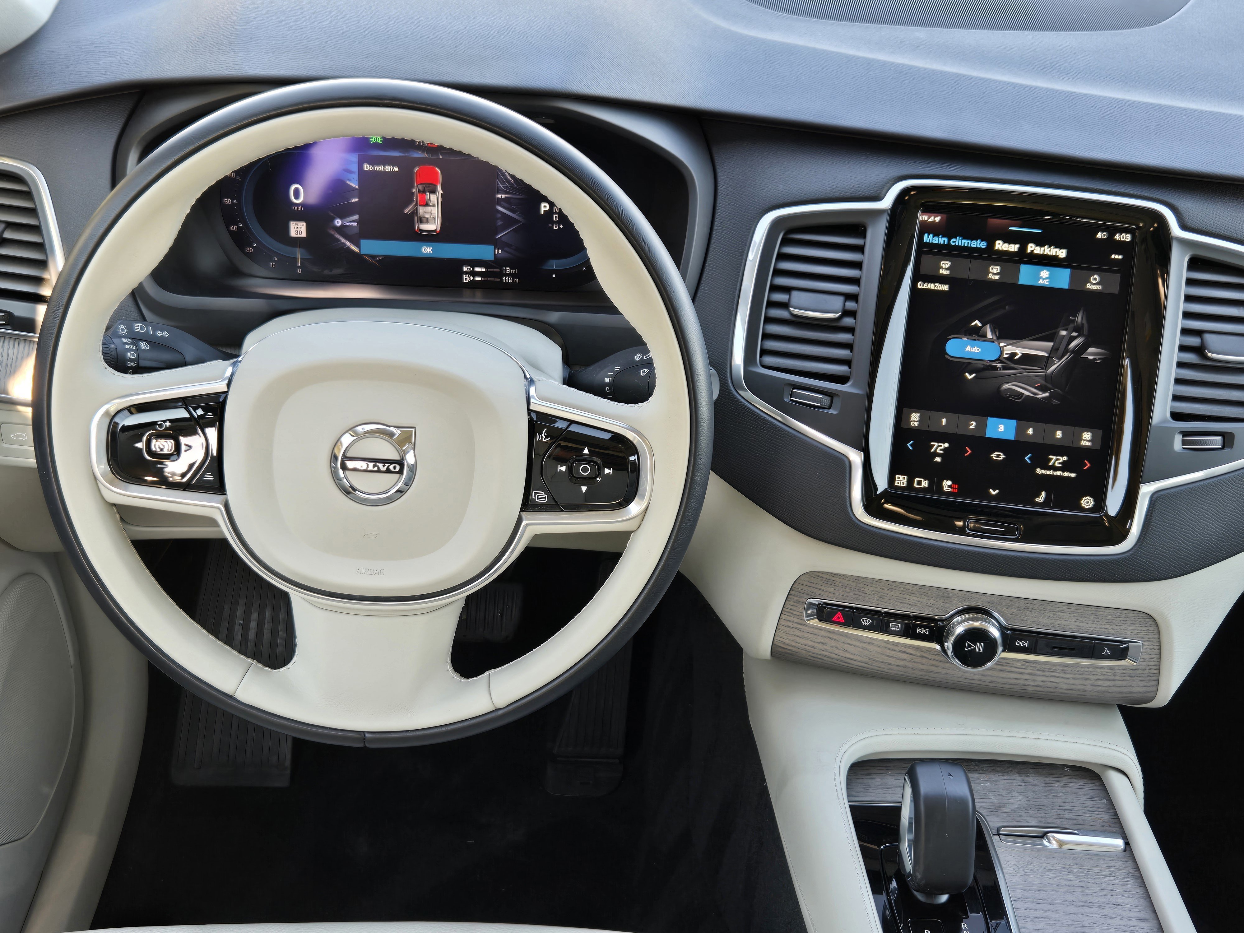 Used 2023 Volvo XC90 T8 Core w/ Protection Package Premier image 29