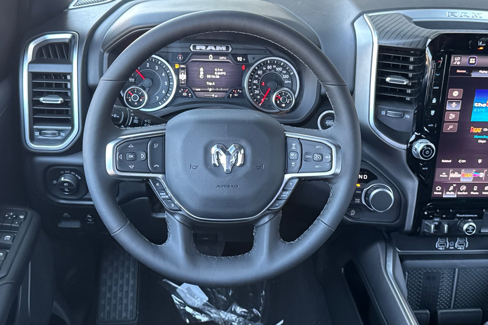 New 2026 RAM 1500 Big Horn AWD/4WD image 13