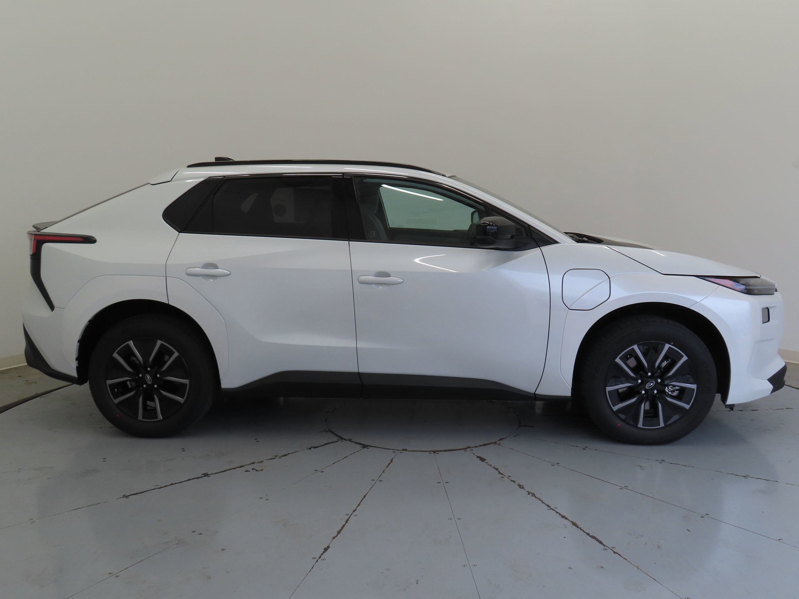 New 2026 Subaru Solterra Premium image 2