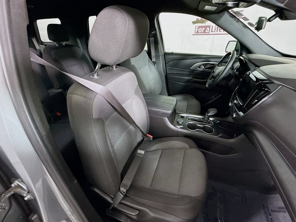 Used 2023 Chevrolet Traverse LT w/ Rear Camera Mirror Package AWD/4WD image 33