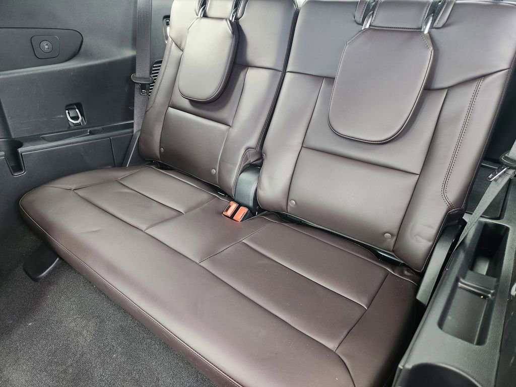 Used 2025 Ford Explorer Platinum w/ LUX Leather Package image 15