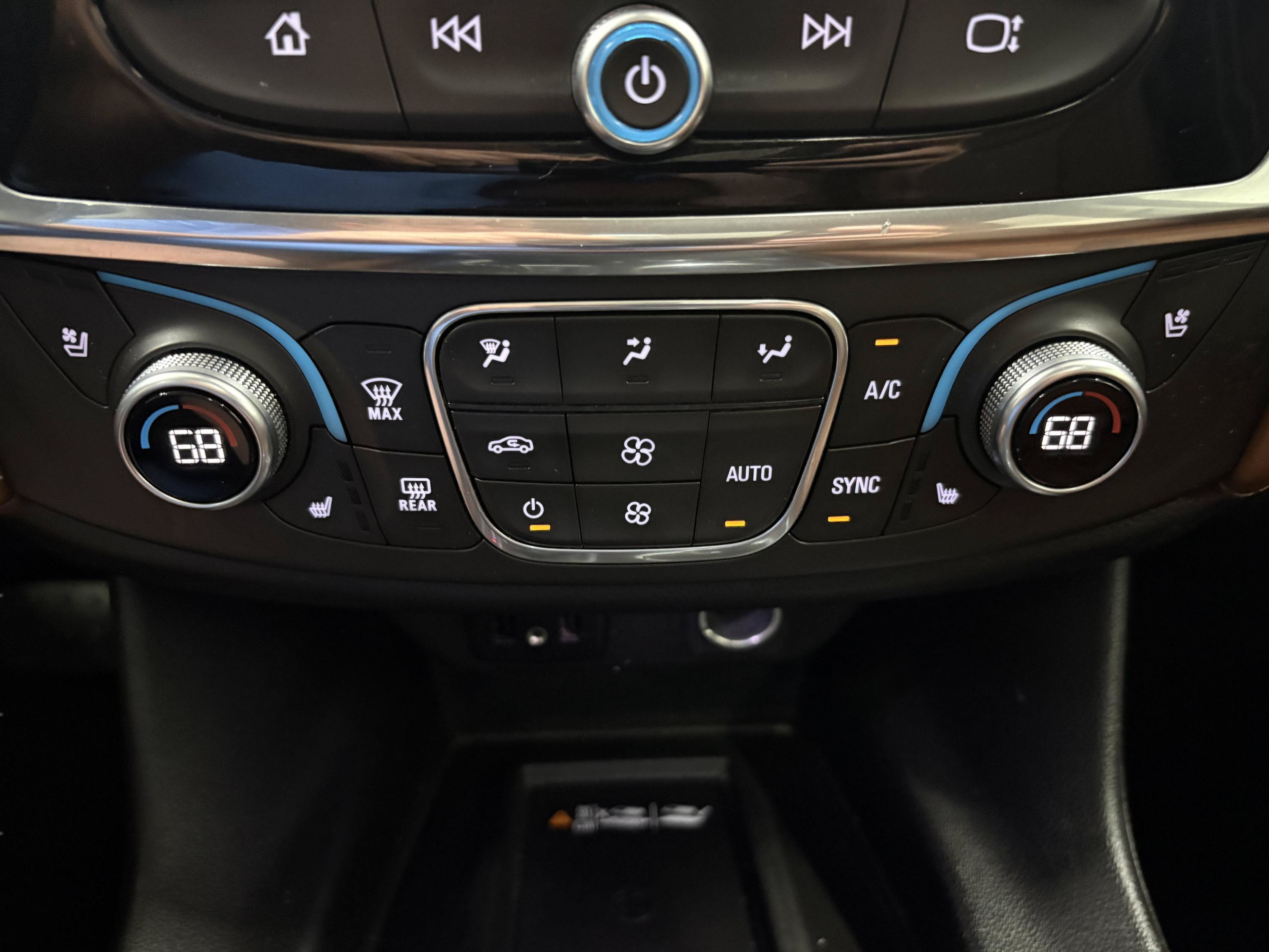 Used 2018 Chevrolet Traverse High Country AWD/4WD image 19