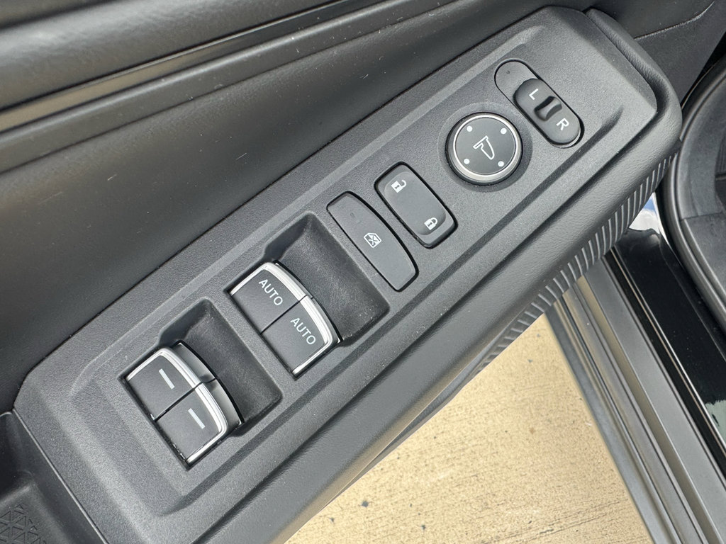 Certified 2023 Honda Accord EX image 10