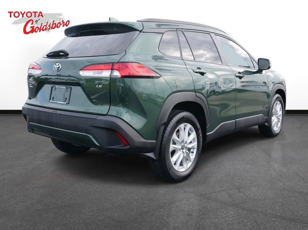 Used 2024 Toyota Corolla Cross LE image 5