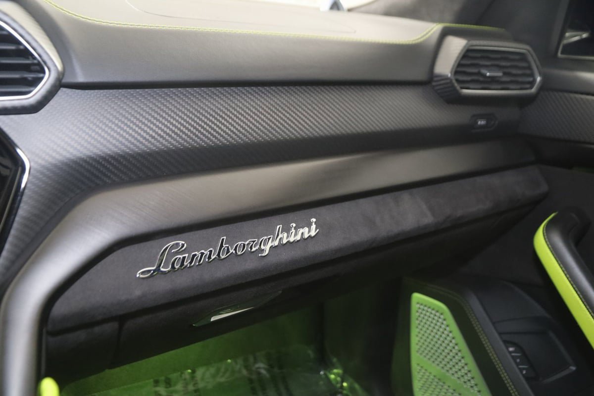 Used 2022 Lamborghini Urus AWD/4WD image 56