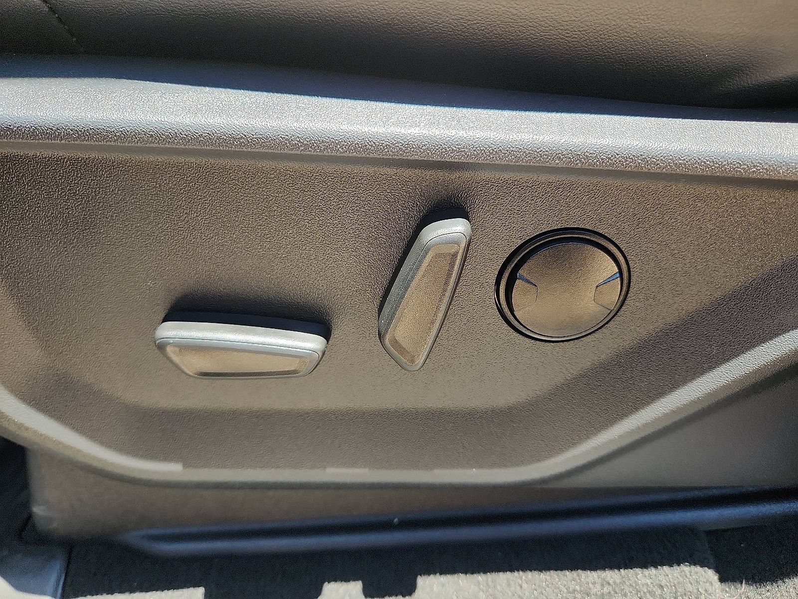 Used 2025 Ford Expedition Tremor AWD/4WD image 14