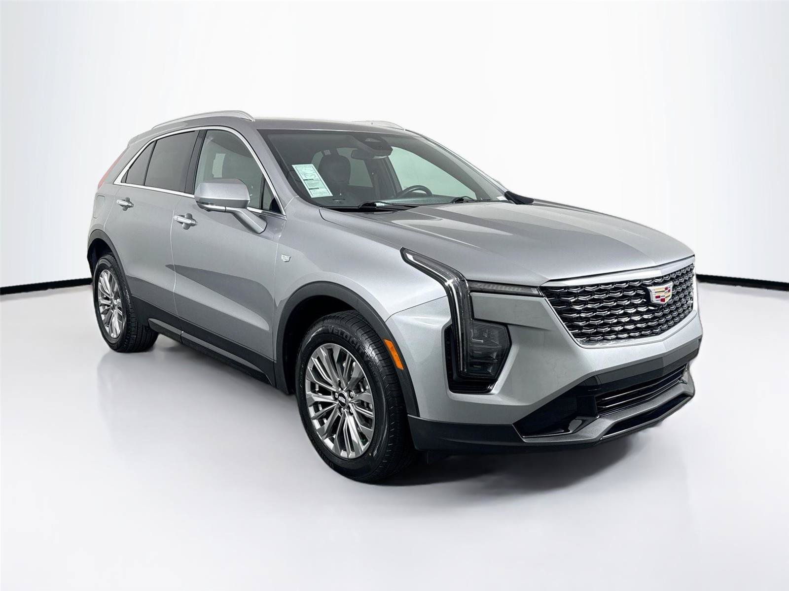 Used 2025 Cadillac XT4 Premium Luxury FWD image 9