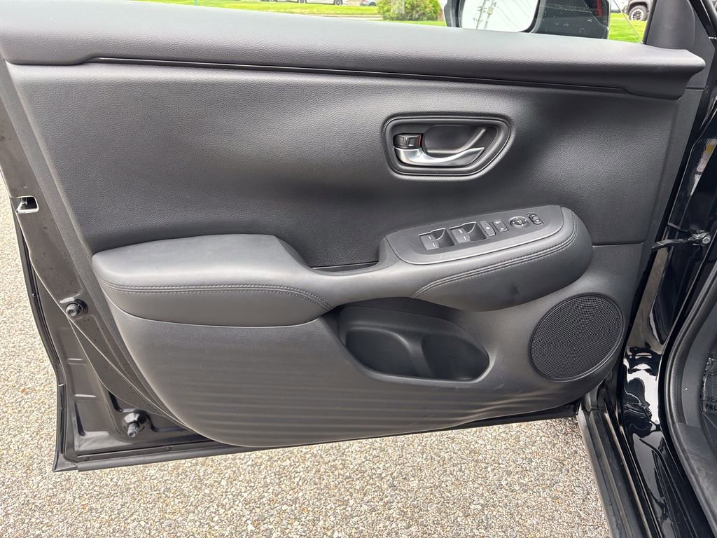 Used 2023 Honda HR-V LX image 14