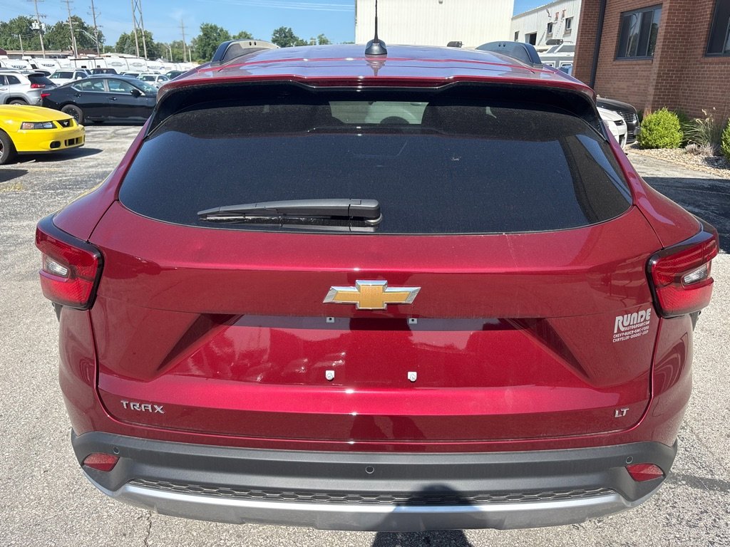 Used 2025 Chevrolet Trax LT w/ Driver Confidence Package image 9