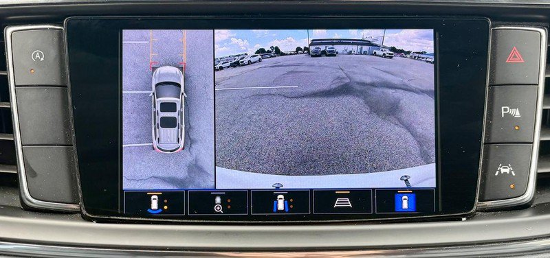 Used 2022 Buick Enclave Essence w/ Experience Buick Package FWD image 27