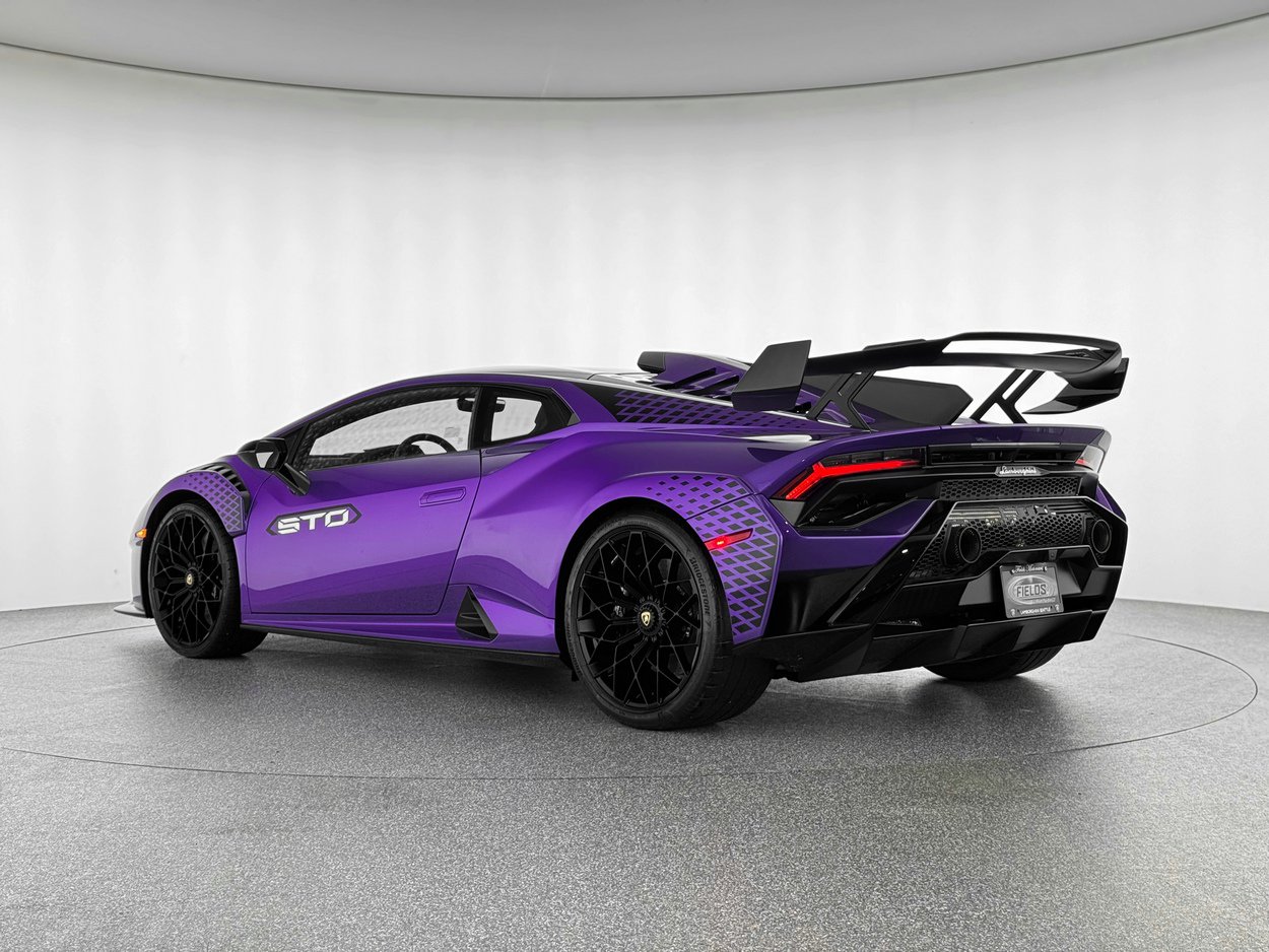 Used 2023 Lamborghini Huracan STO image 3