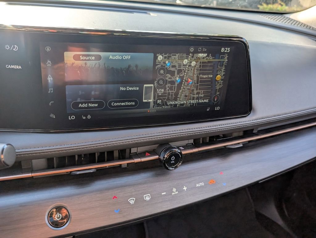 Used 2024 Nissan Ariya AWD image 21