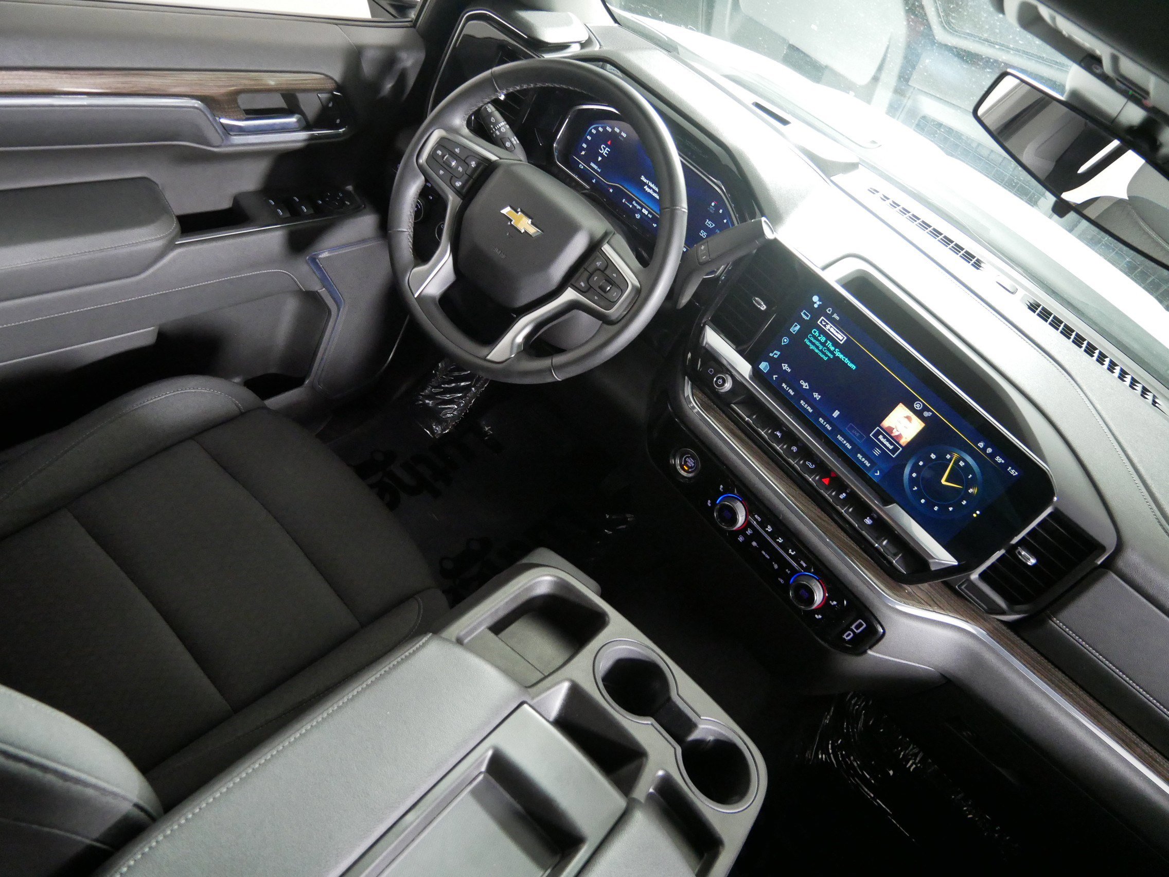 Used 2023 Chevrolet Silverado 1500 LT image 9