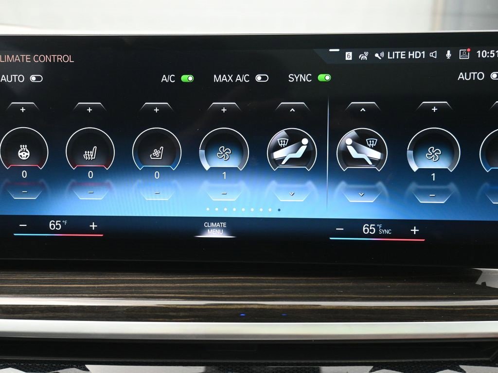 Used 2023 BMW X7 xDrive40i w/ Executive Package image 14