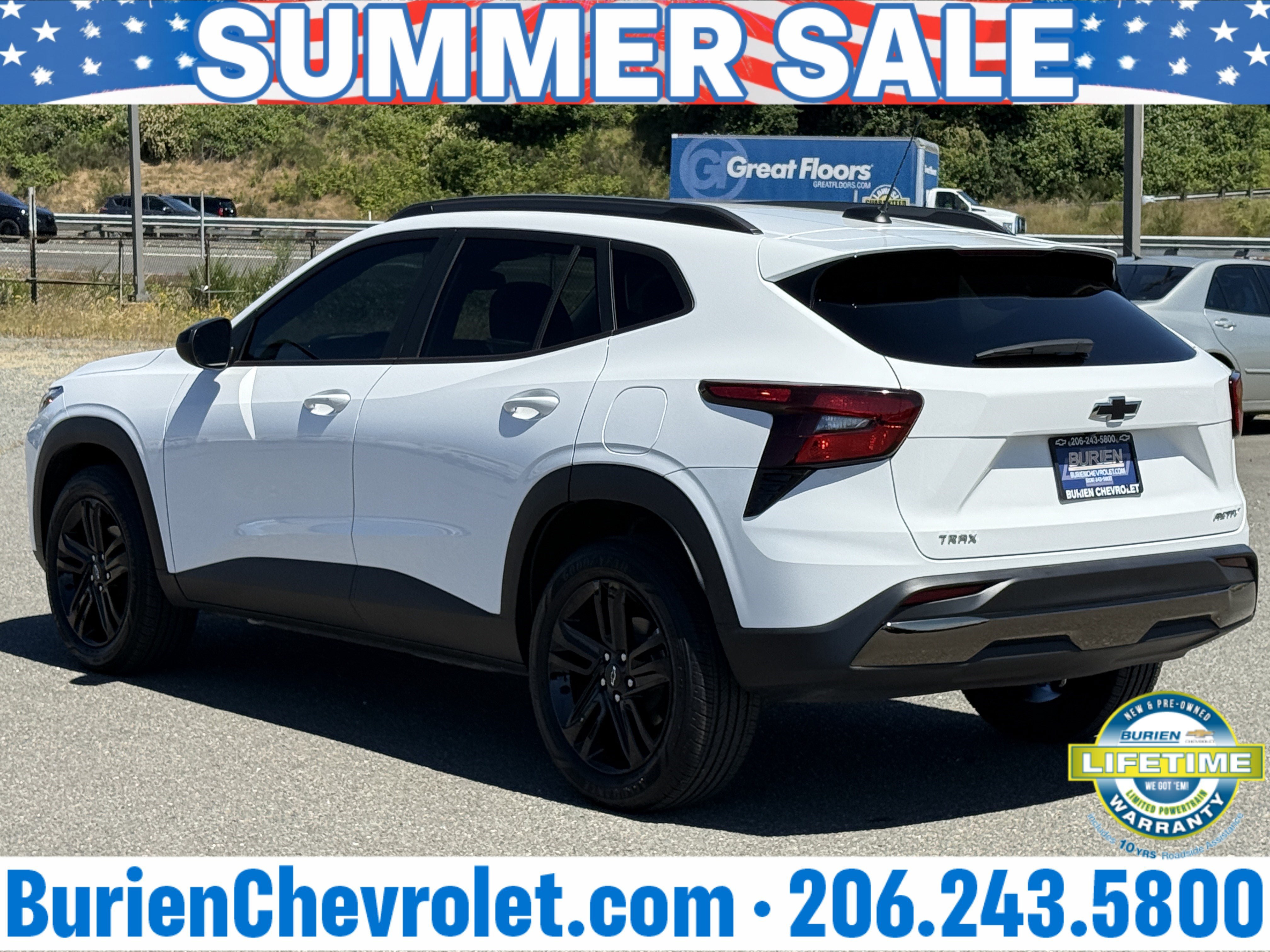 Used 2024 Chevrolet Trax ACTIV w/ Sunroof Package FWD image 3