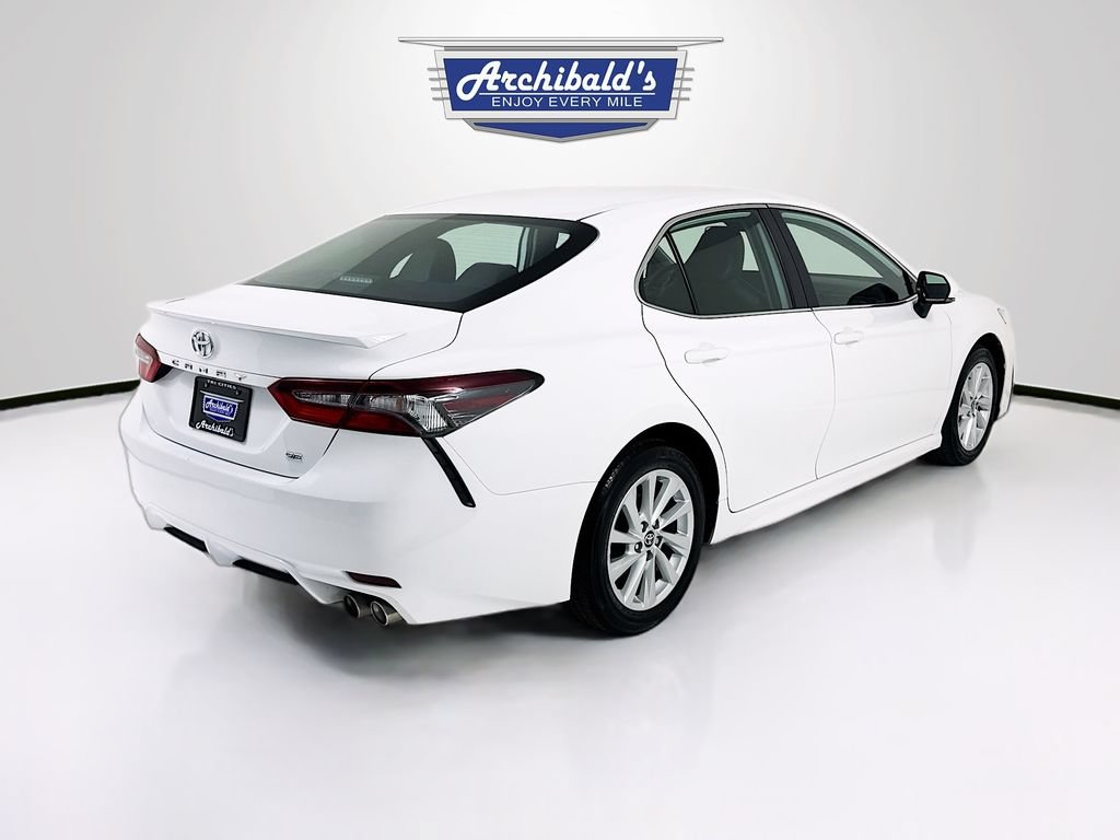 Used 2024 Toyota Camry SE FWD image 7