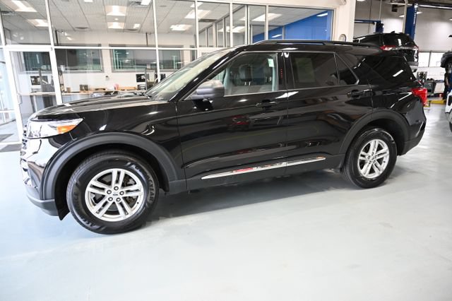 Used 2022 Ford Explorer XLT w/ Equipment Group 202A AWD/4WD image 7