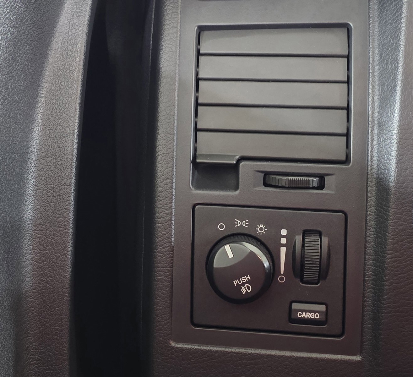 Used 2011 Dodge Dakota Big Horn image 31