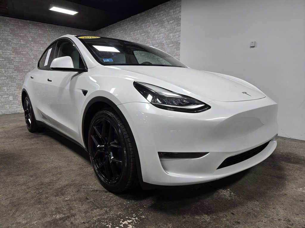 Used 2023 Tesla Model Y Long Range image 4