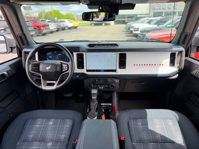 Used 2025 Ford Bronco Heritage Edition AWD/4WD image 2