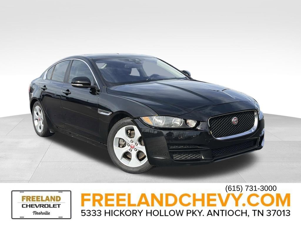 Used 2017 Jaguar XE image 1