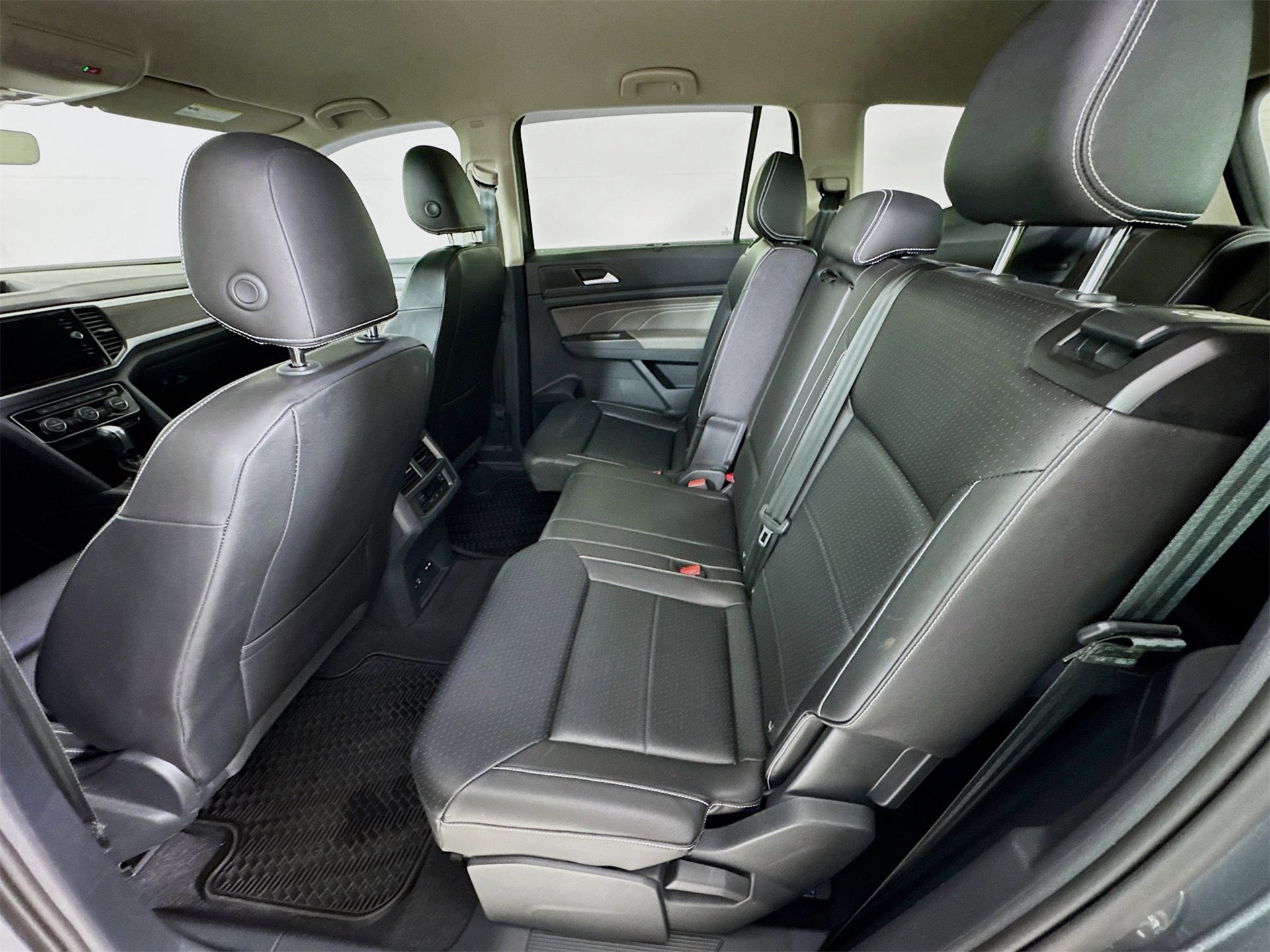 Used 2023 Volkswagen Atlas SE image 24