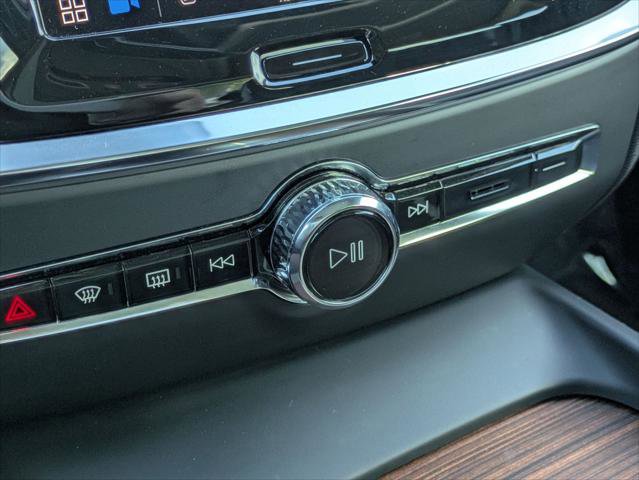 Used 2024 Volvo S60 B5 Plus w/ Climate Package image 18