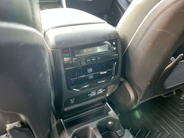 Used 2023 Jeep Grand Cherokee L Laredo image 21